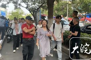 曼晚：埃文斯给曼联带来了稳定，他的表现已经超出了预期